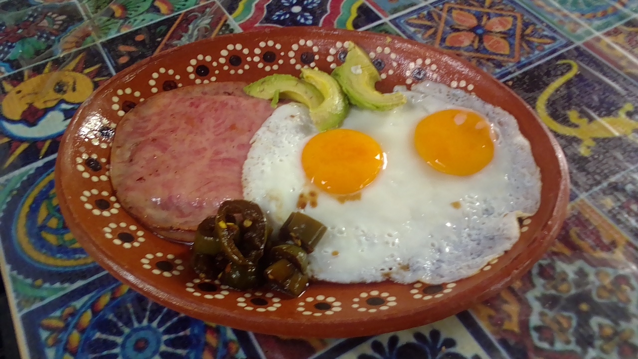 <span style="font-weight: bold;">Desayuno completo </span>